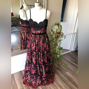 Marchesa Notte Embroidered Lace Gown Size 10